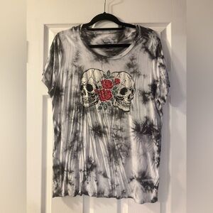 Torrid Black and Gray Tie-Dye Skull Top